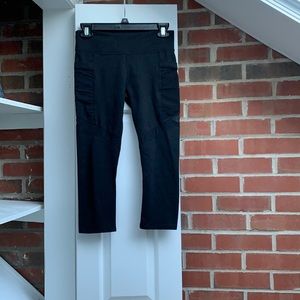 Fabletics On-The-Go High Waisted Capri